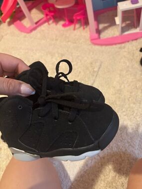 Kids Black Suede Lace-Up Sneakers brand new never used size 5C